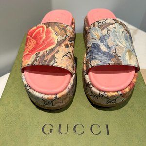 Gucci "GG Supreme Floral" Slides